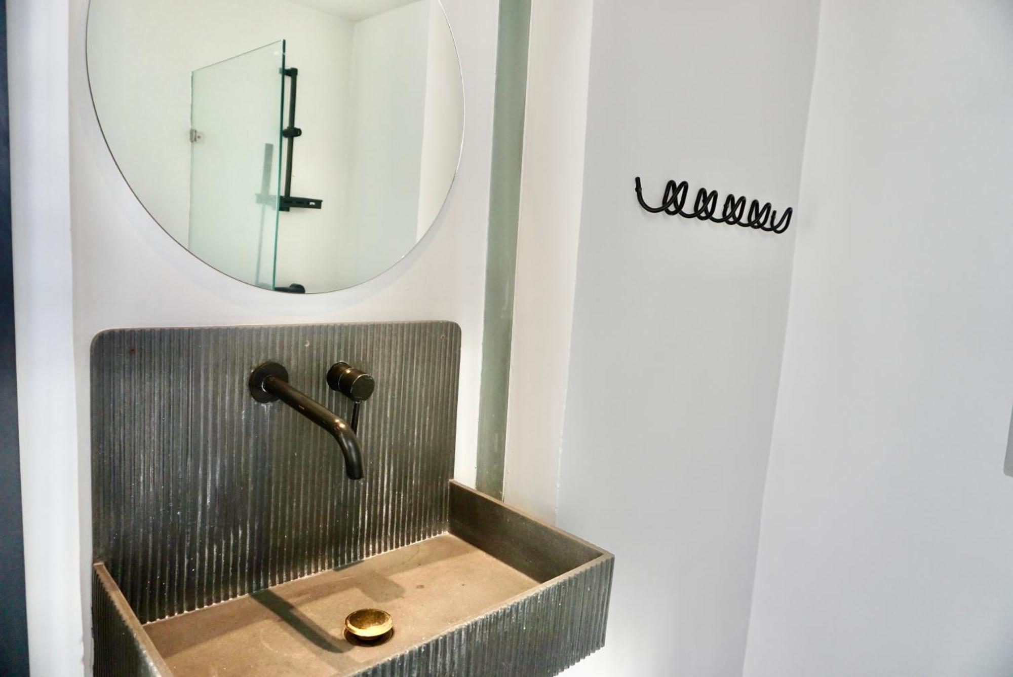 Hash Apartment With Unique Chill Design At Silom Soi 3 Bangkok Zewnętrze zdjęcie