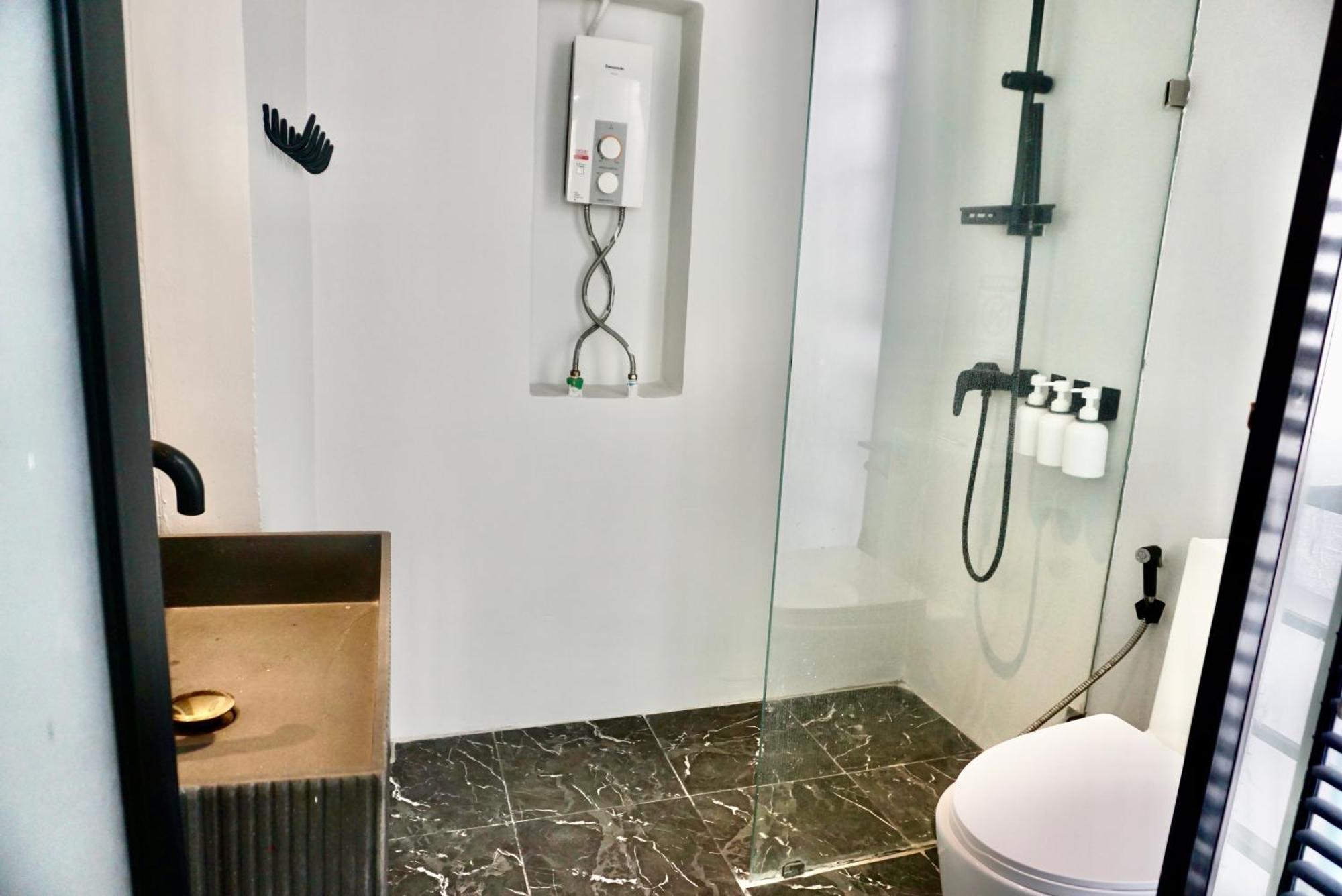 Hash Apartment With Unique Chill Design At Silom Soi 3 Bangkok Zewnętrze zdjęcie
