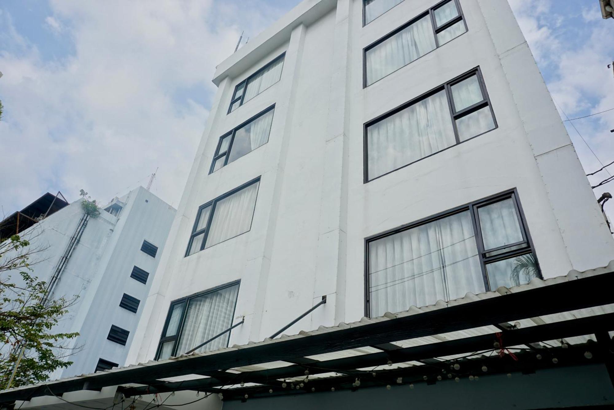 Hash Apartment With Unique Chill Design At Silom Soi 3 Bangkok Zewnętrze zdjęcie