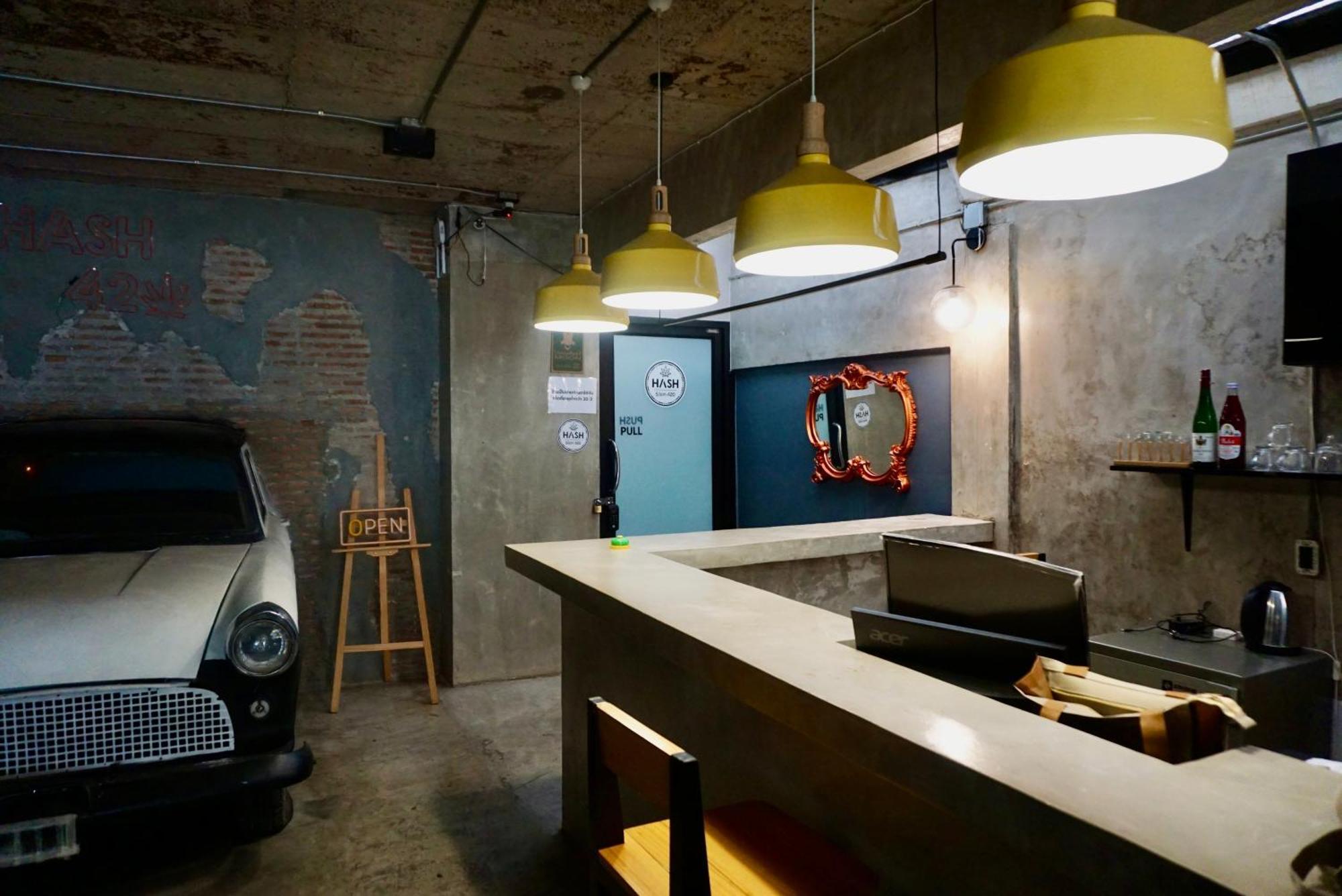 Hash Apartment With Unique Chill Design At Silom Soi 3 Bangkok Zewnętrze zdjęcie