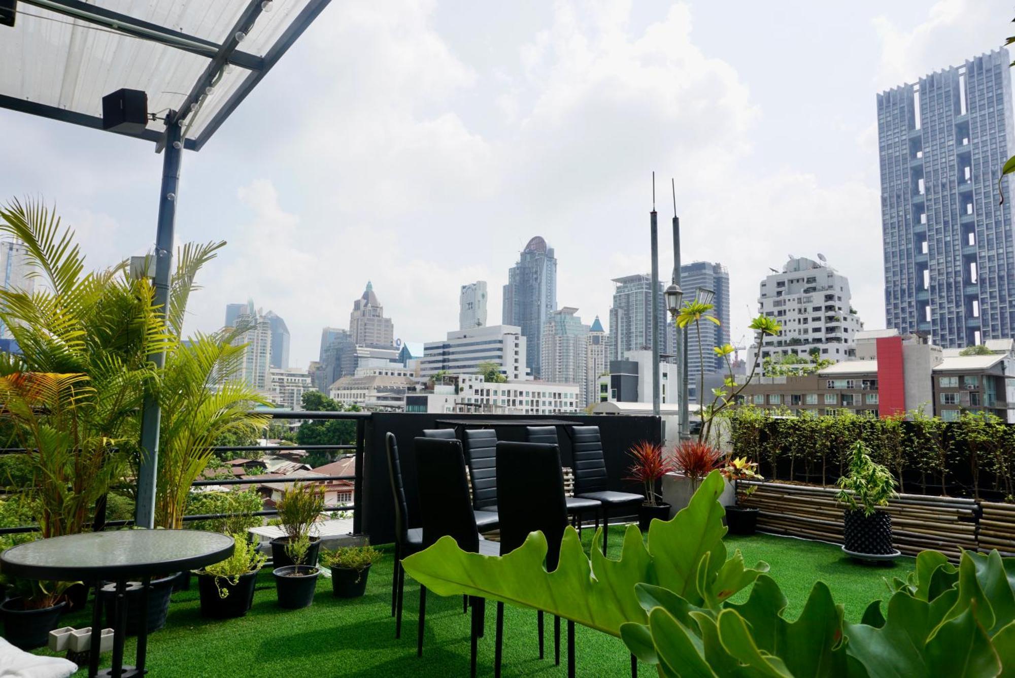 Hash Apartment With Unique Chill Design At Silom Soi 3 Bangkok Zewnętrze zdjęcie